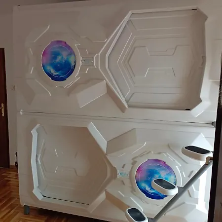 Capsule hotel Panda Victor Space Capsule Belgrade