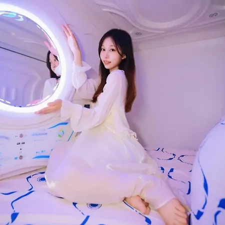 Panda Victor Space Capsule Hostel-neo Nomad ベオグラード