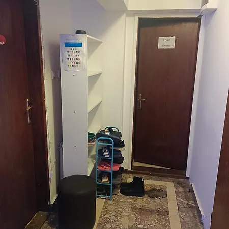 Panda Victor Space Capsule Hostel-neo Nomad